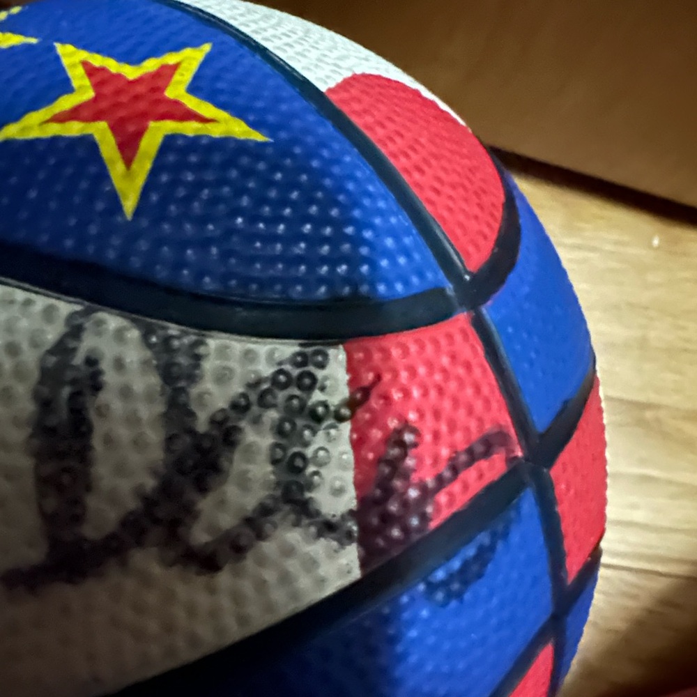 Vintage Harlem Globetrotters souvenir basketball & eight autographs from players - Picture 4 of 10